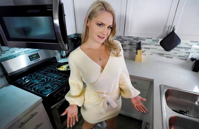 Долгожданный и горячий секс с фигуристой сводной мамкой Долгожданный и горячий секс с фигуристой сводной мамкой