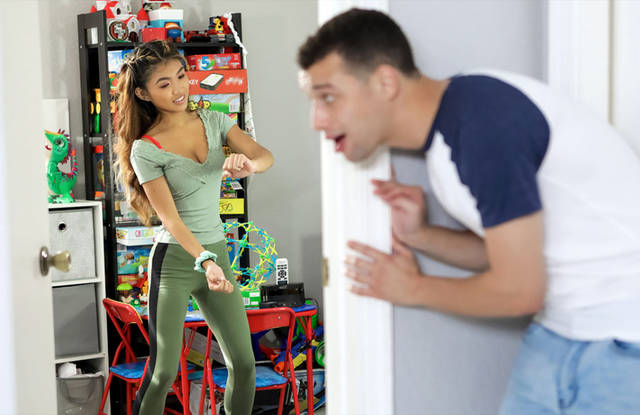 Сестра на карантине готова давать за маску и сосать брату